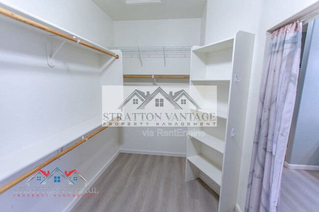 Building Photo - 21748 E Escalante Rd