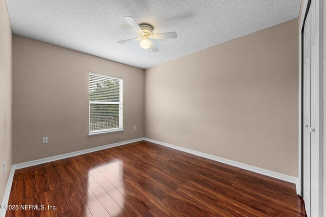 Building Photo - 11871 Lake Bend Cir