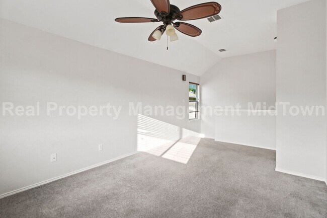 Building Photo - 12620 Summerwood Dr