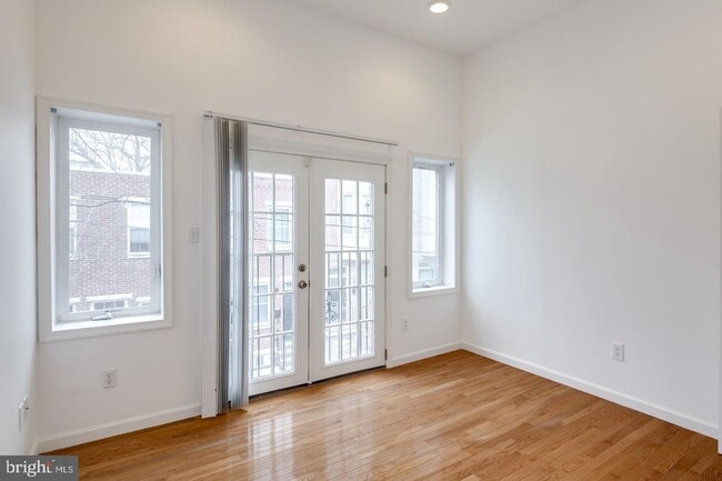 Building Photo - 1739 Annin St
