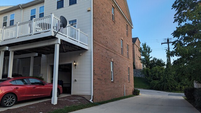 Building Photo - 4500 Fait Ave