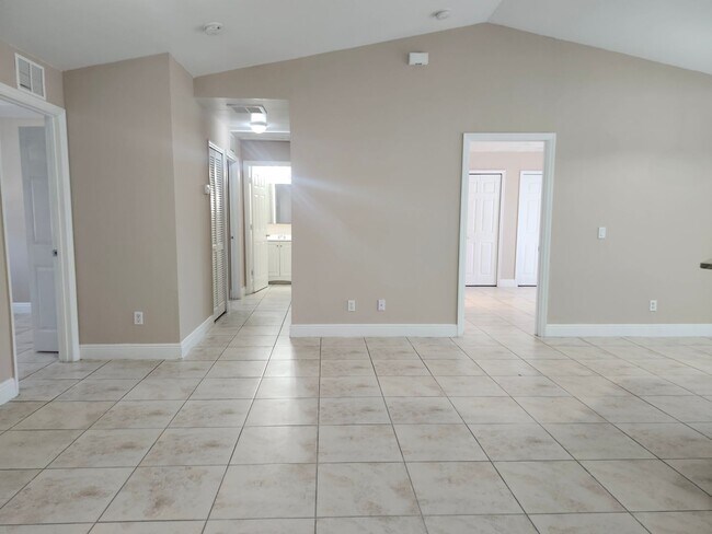 Building Photo - 217-219 Hightower Ave S