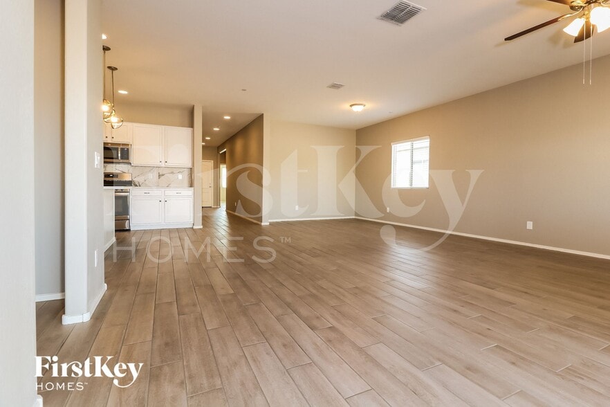 Building Photo - 21380 W Monte Vista Rd
