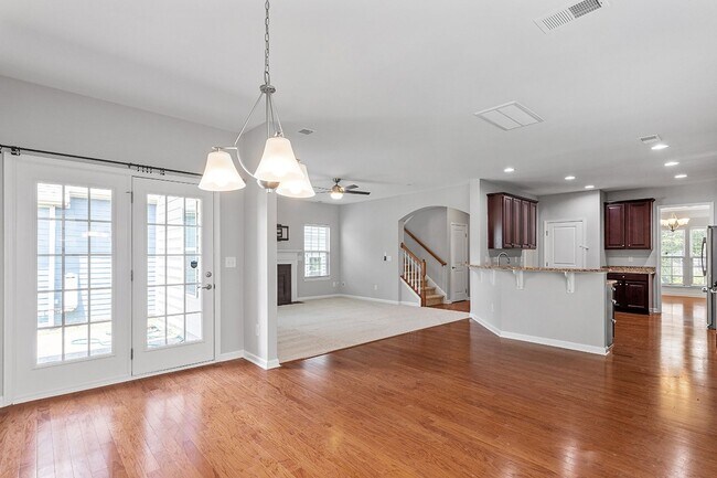 Building Photo - 1121 Survada Ln