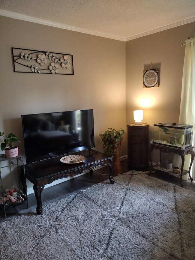 Building Photo - 5667 Hornaday Rd