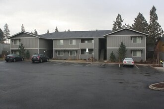 Building Photo - 206- 200 SW Summer Lake Dr