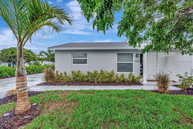 Building Photo - 1125 Stillwater Dr