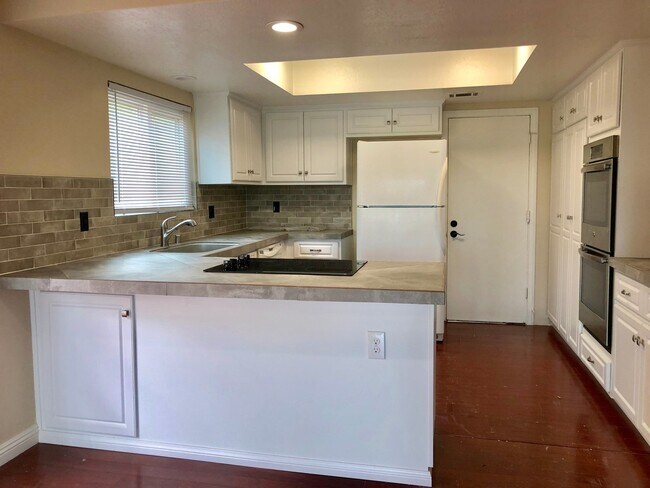 Building Photo - 31440 Club Vista Ln