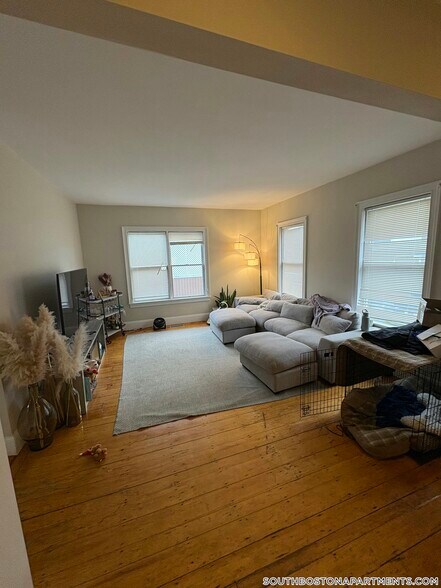 Building Photo - 29 Covington St