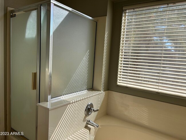 Building Photo - 1801 E Toledo St