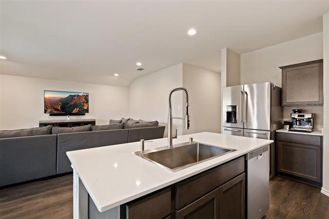 Building Photo - 813 Twin Edge Dr