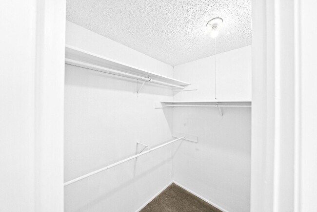 Building Photo - MINUTES FROM LACKLAND, MILES FROM BORING