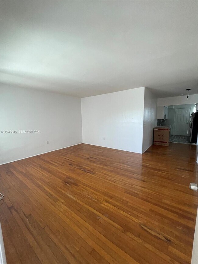 Building Photo - 1840 S Treasure Dr