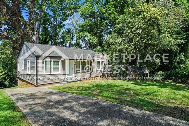 Building Photo - 2801 Palm Dr
