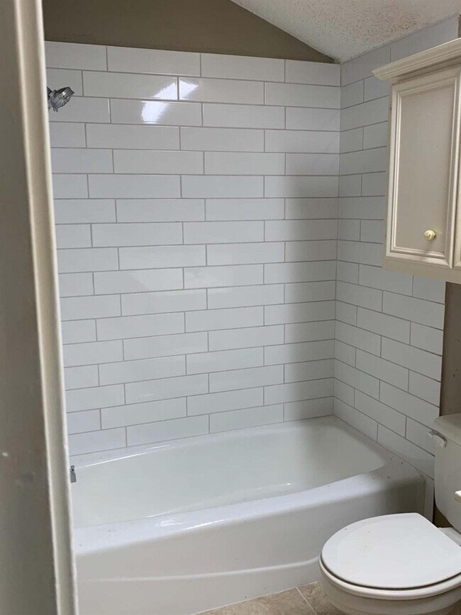 Building Photo - 8308 Raleigh Ave