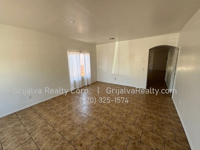 Building Photo - Charming 4-Bedroom, 2 Bath Rancho Sahuarit...
