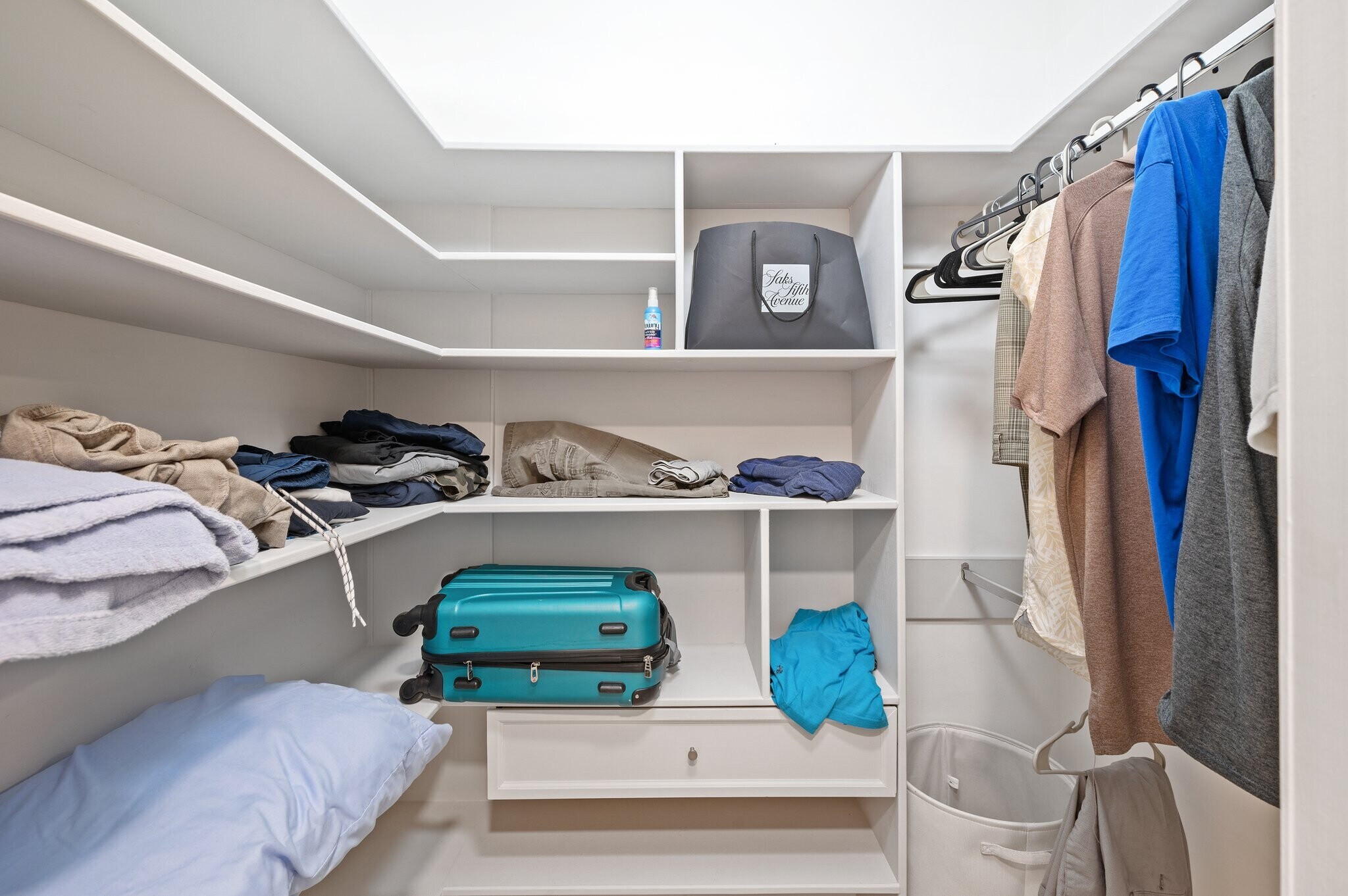 Building Photo - 16485 Collins Ave