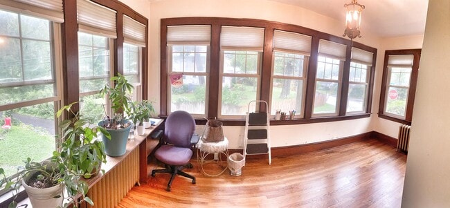 Building Photo - 90 Forest Hill Dr