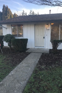 Building Photo - Surrounded by Nature, Close to Town!