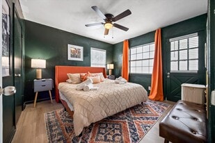 Building Photo - 702 El Monte Blvd