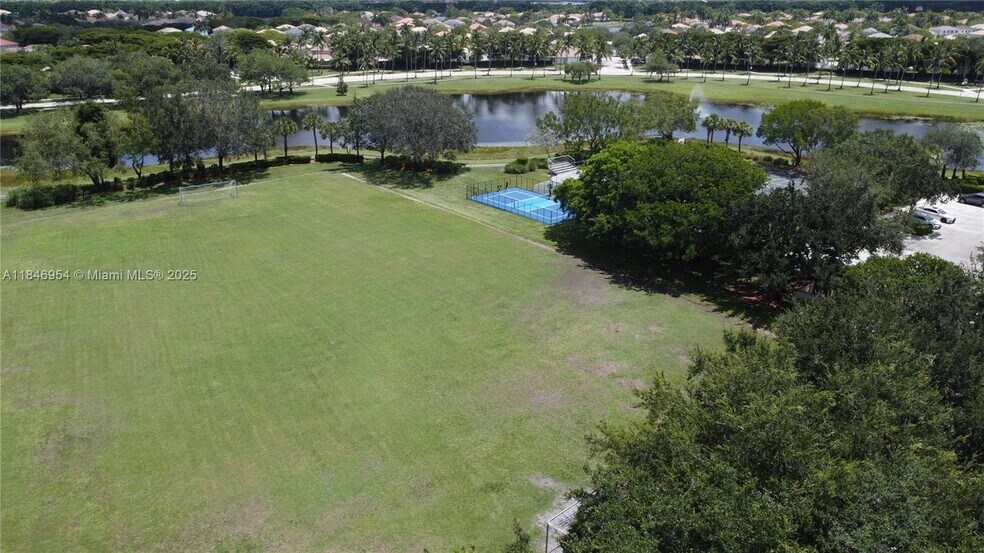 Building Photo - 1515 Winterberry Ln