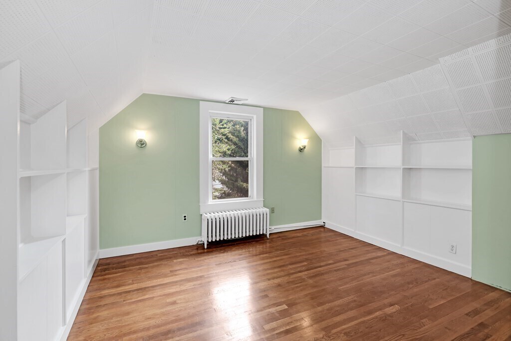 Building Photo - 15 Knoll St