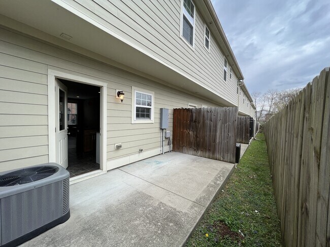 Building Photo - 107 Porter Terrace