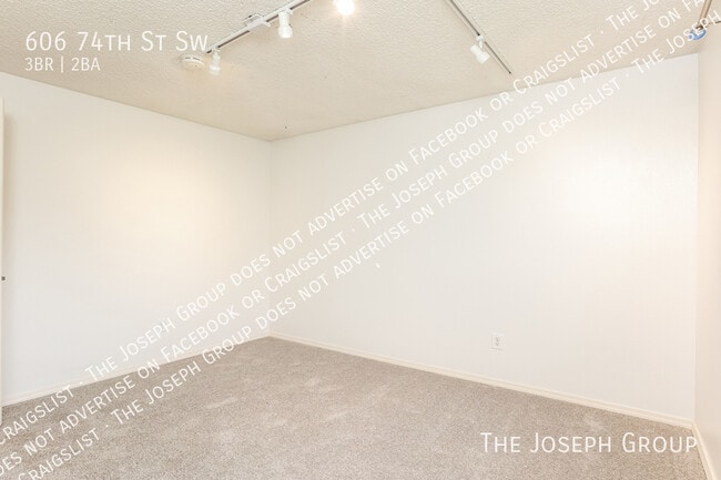 Building Photo - 606 74th St SW