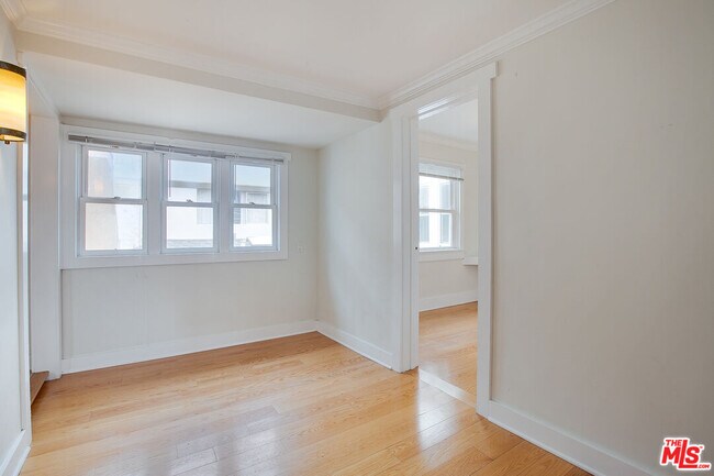 Building Photo - 426 Rialto Ave