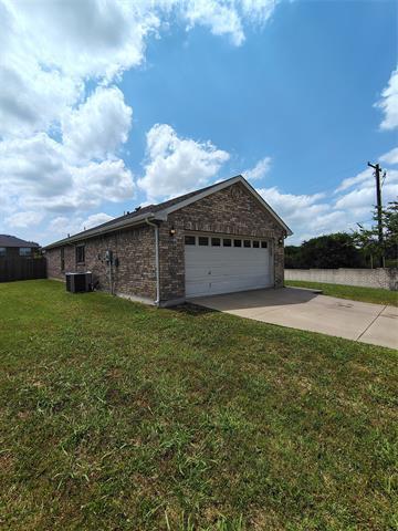 Building Photo - 8100 MacGregor Dr