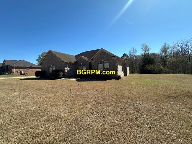 Building Photo - 3 Bed 2 Bath