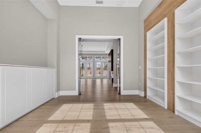 Building Photo - 16130 Pendio Dr