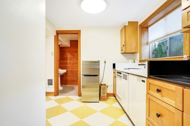 Building Photo - 22nd St Duplex - VPM295T-3