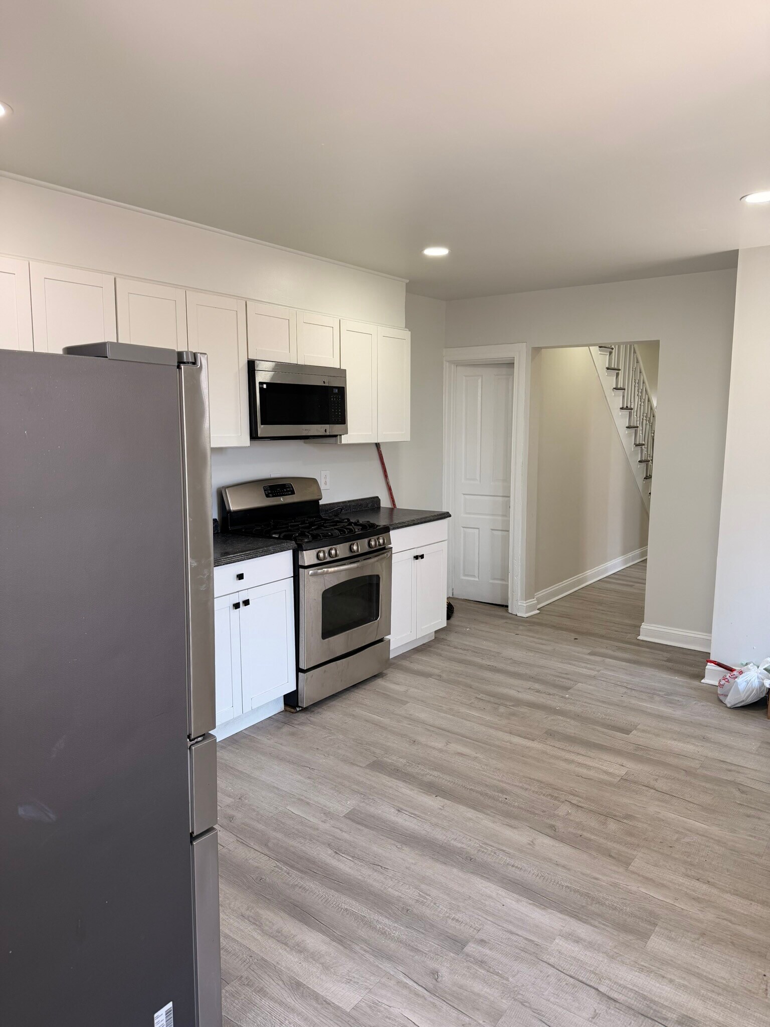 Building Photo - 328 Pattison St