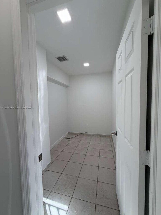 Building Photo - 6538 W 2nd Ct