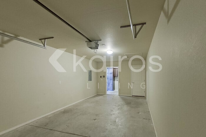 Building Photo - 5002 Thomas St