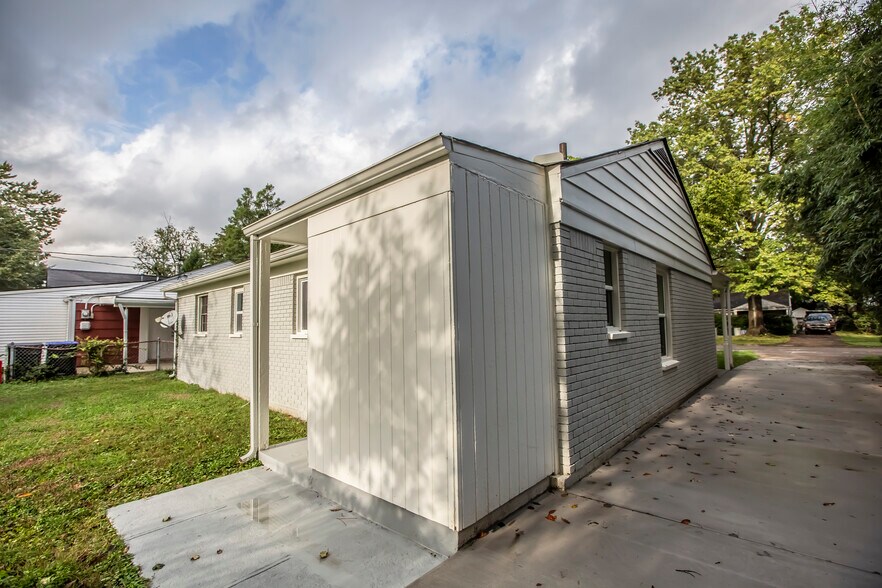 Building Photo - 3120 Doreen Way