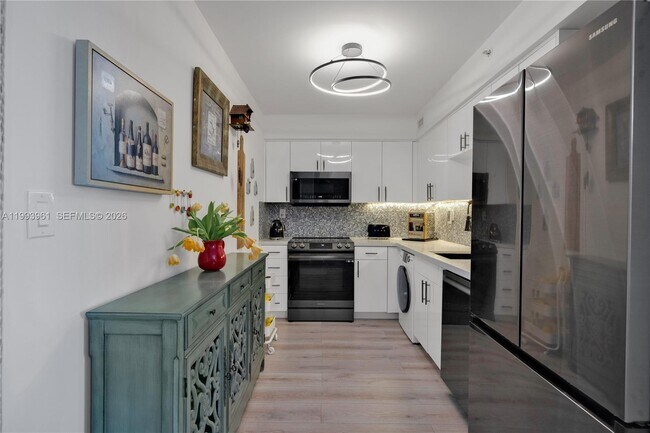 Building Photo - 2501 S Ocean Dr