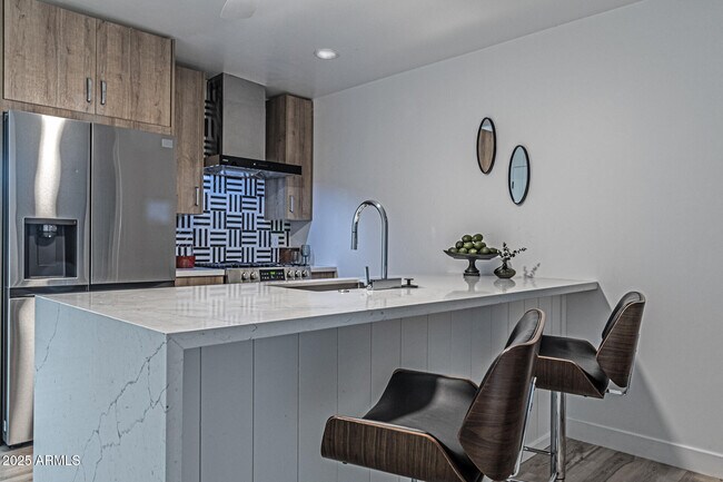 Building Photo - 1539 W Puget Ave