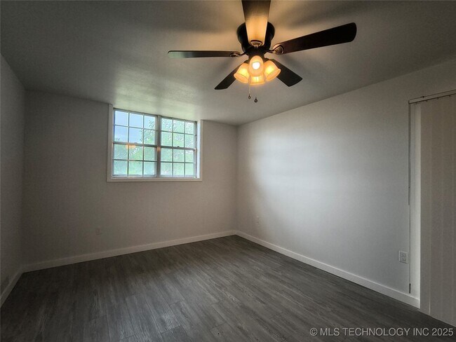 Building Photo - 16012 S Elwood Ave