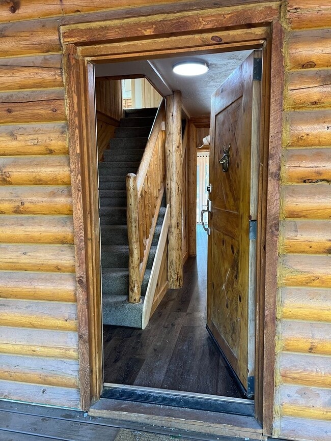 Building Photo - 2 Story Cabin in Heber