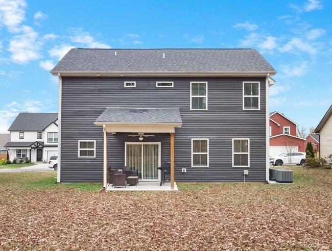 Building Photo - Pet Friendly Three Bedroom!