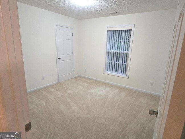 Building Photo - 3490 Southpointe Hill Dr NE