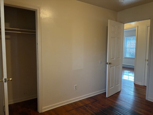 Building Photo - COMING SOON - 3 Bedroom, 1 Bathroom House in High Point!