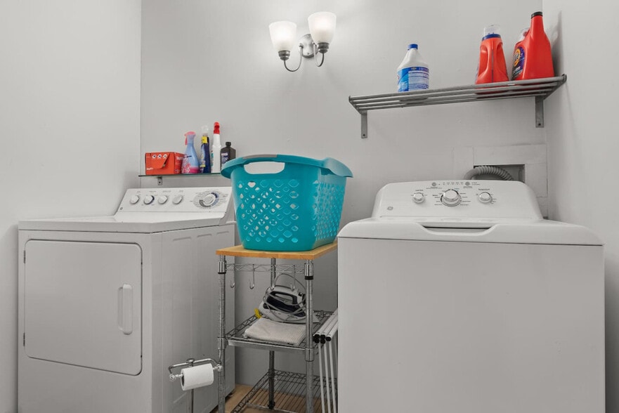 Building Photo - 1104 Crowe Rd