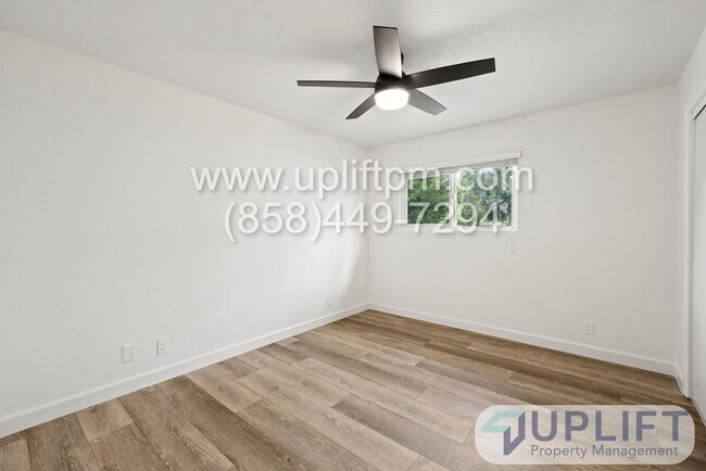 Building Photo - Country Estates - 4 bedroom 3 bathroom ove...