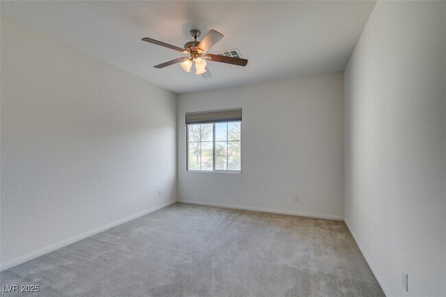 Building Photo - 10465 Saddle Mountain St