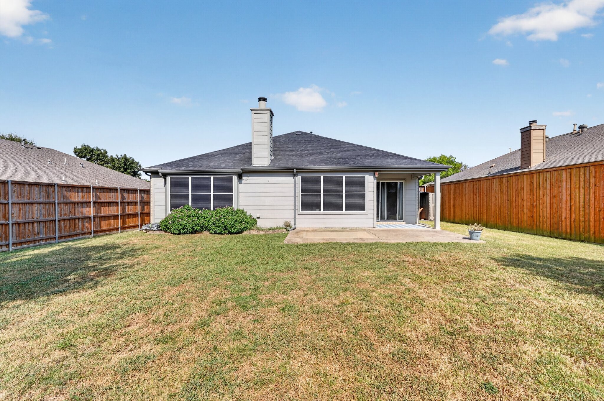 Building Photo - 1325 Periwinkle Dr