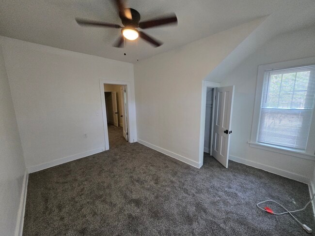 Building Photo - 252 N Lorraine Ave
