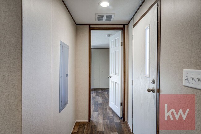 Building Photo - Chestnut St 119/Whispering Hills MHP